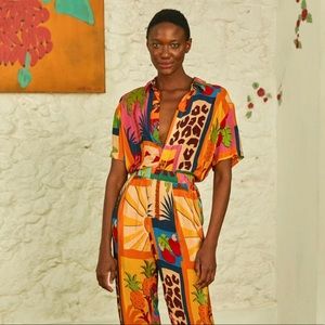 Farm Rio: NWT Tropical Collage Button Down Shirt. Sz. S